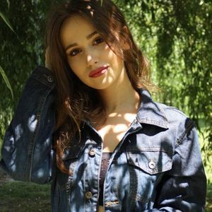 Meet your Posher, Ana maria